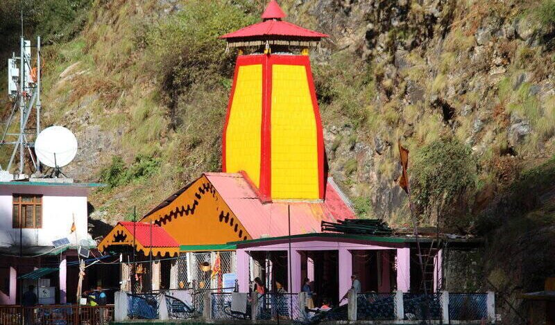 Taxi in Yamunotri