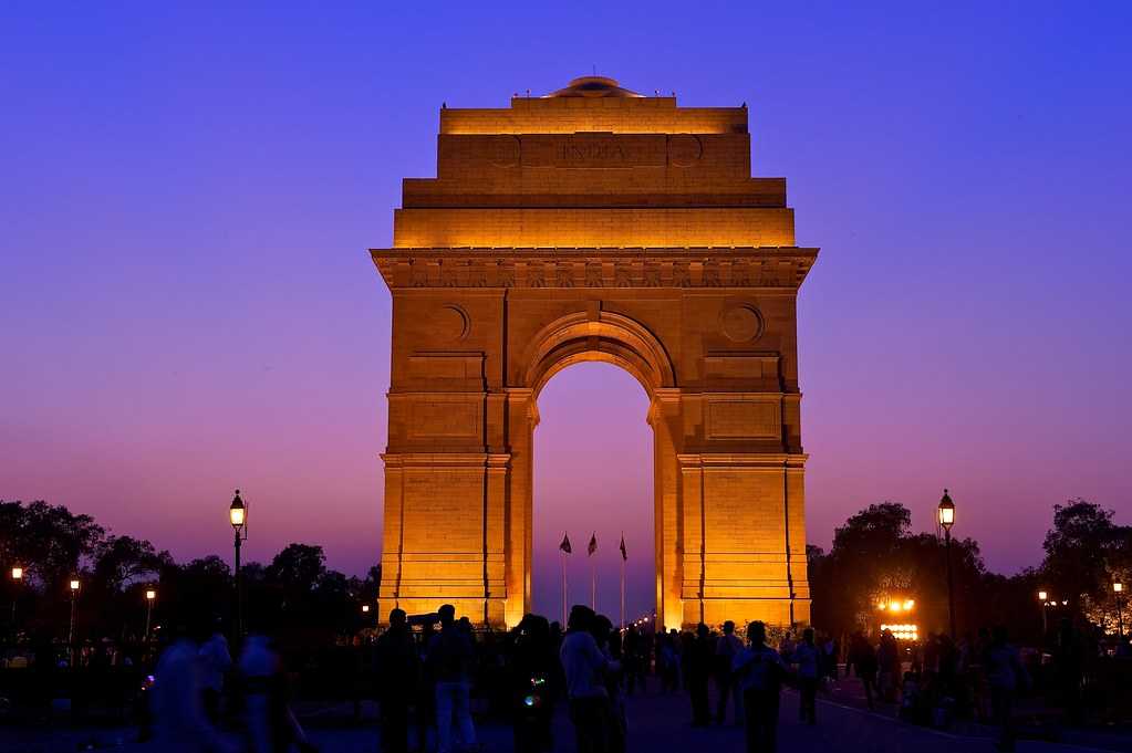Explore Delhi with OmTaxiService