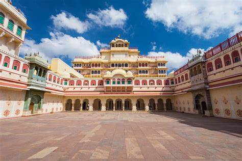 Dehradun to Jaipur Taxi Service