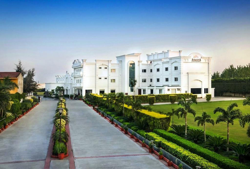 Explore Kashipur with OmTaxiService