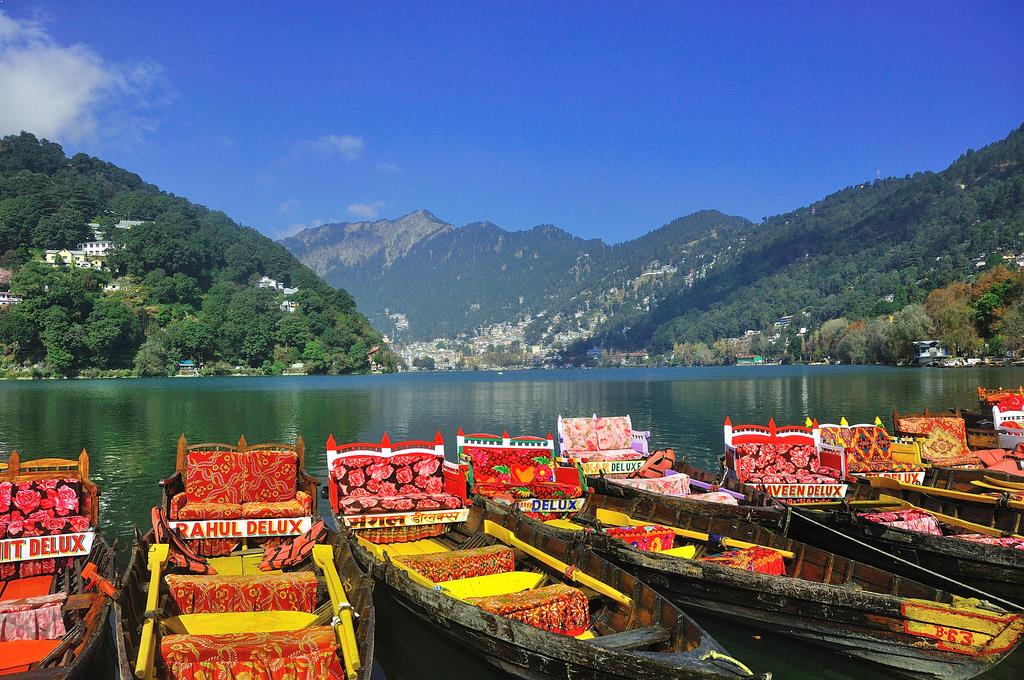 Dehradun to Nainital Taxi Service